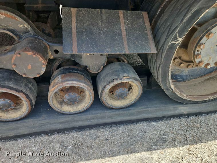 image for item EO7488 1996 Caterpillar Challenger 75C tractor