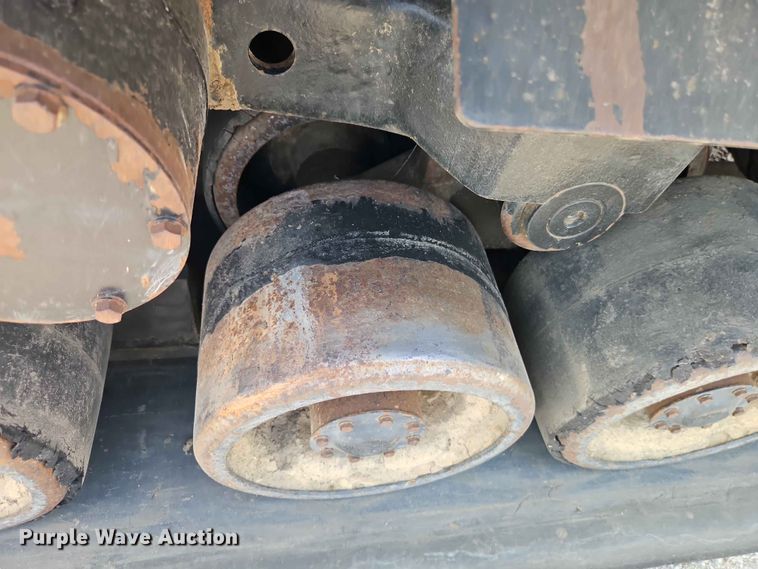 image for item EO7488 1996 Caterpillar Challenger 75C tractor