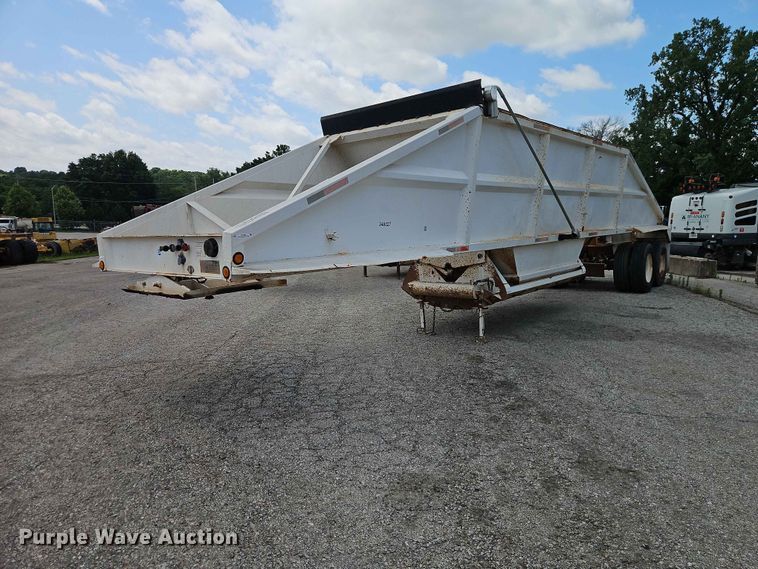 1995 Corn Belt Manufacturing Co., Inc. bottom dump trailer