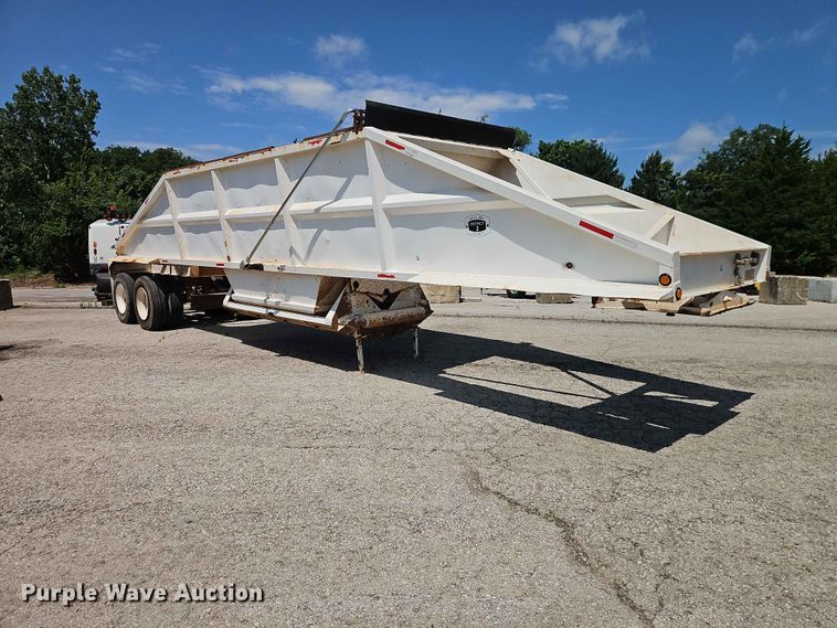 image for item EO7498 1995 Corn Belt Manufacturing Co., Inc. bottom dump trailer