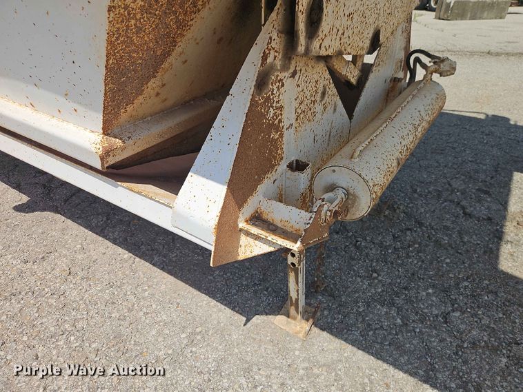 image for item EO7498 1995 Corn Belt Manufacturing Co., Inc. bottom dump trailer
