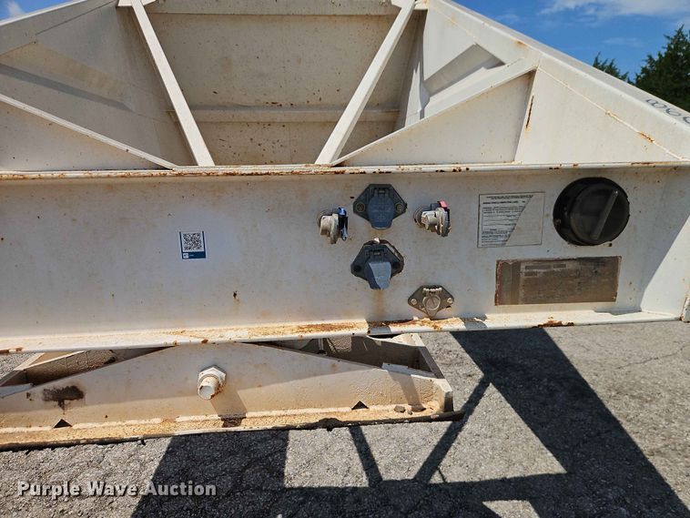 image for item EO7498 1995 Corn Belt Manufacturing Co., Inc. bottom dump trailer