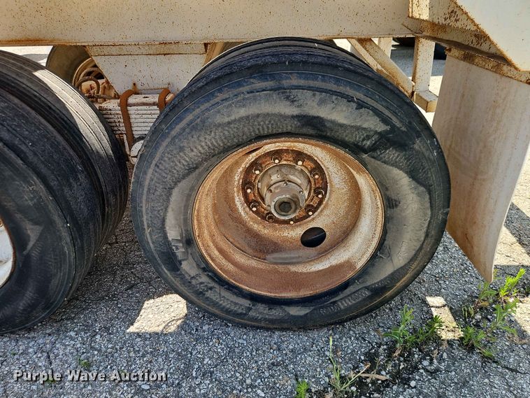 image for item EO7498 1995 Corn Belt Manufacturing Co., Inc. bottom dump trailer