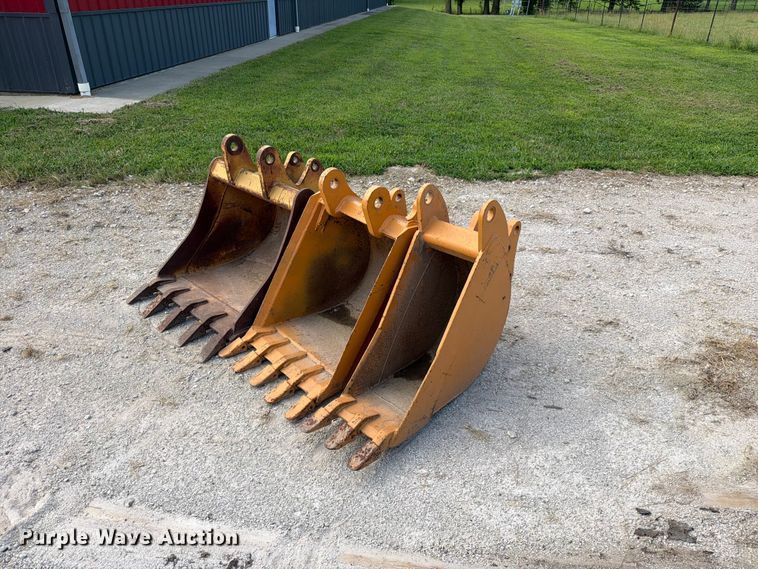(3) backhoe buckets