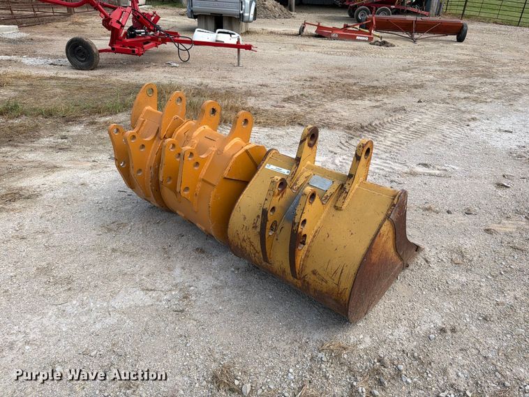 image for item EO8687 (3) backhoe buckets