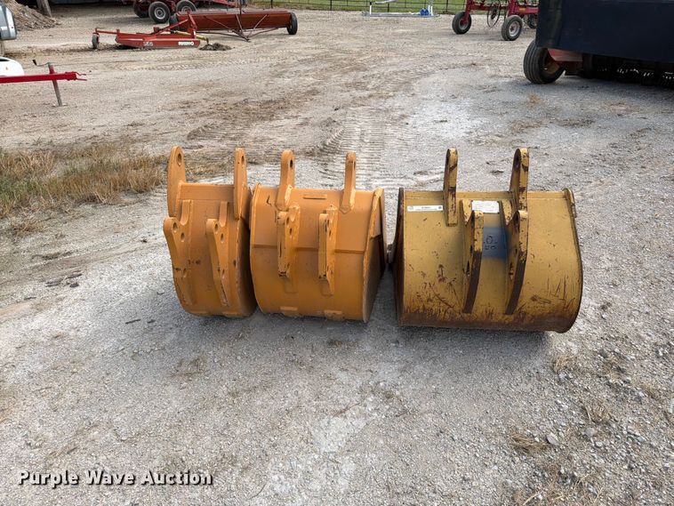 image for item EO8687 (3) backhoe buckets