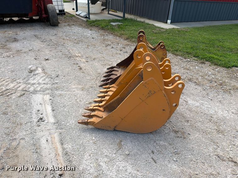 image for item EO8687 (3) backhoe buckets