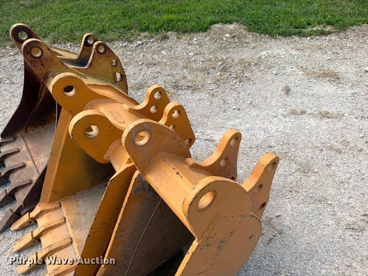 image for item EO8687 (3) backhoe buckets