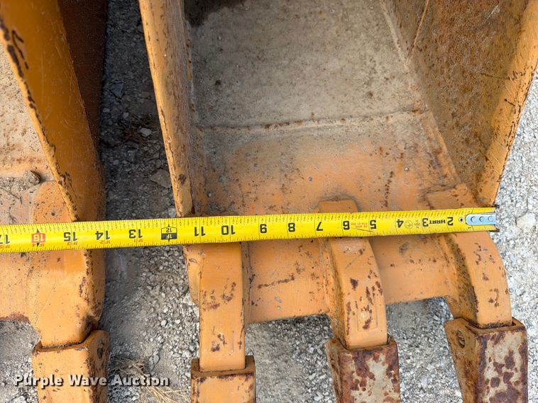 image for item EO8687 (3) backhoe buckets