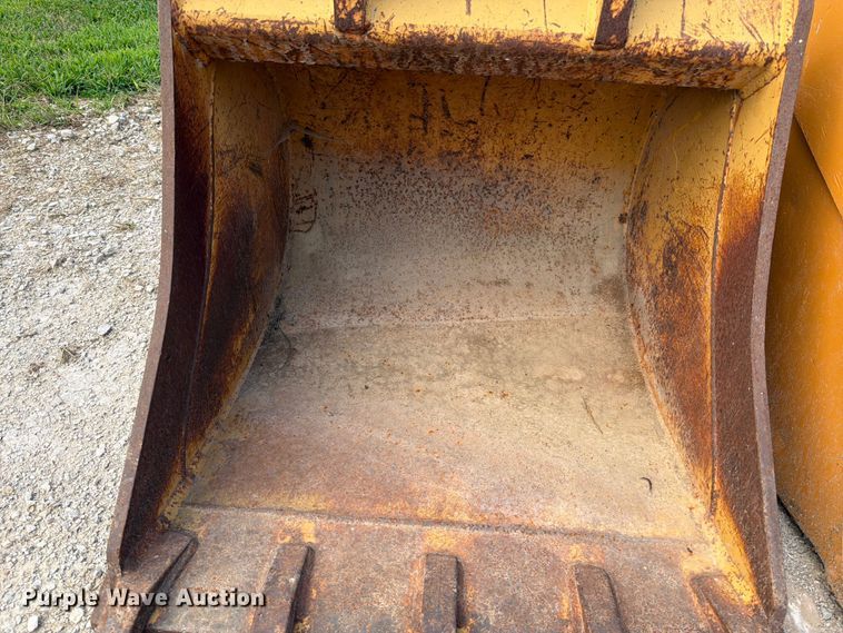 image for item EO8687 (3) backhoe buckets