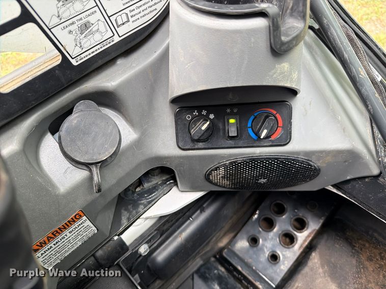 image for item EO8716 2022 Bobcat T770 tracked skid steer loader