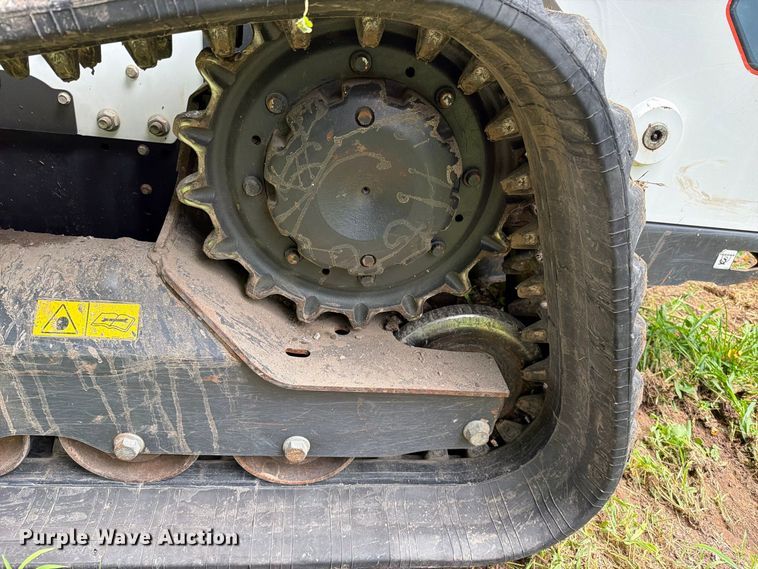 image for item EO8716 2022 Bobcat T770 tracked skid steer loader