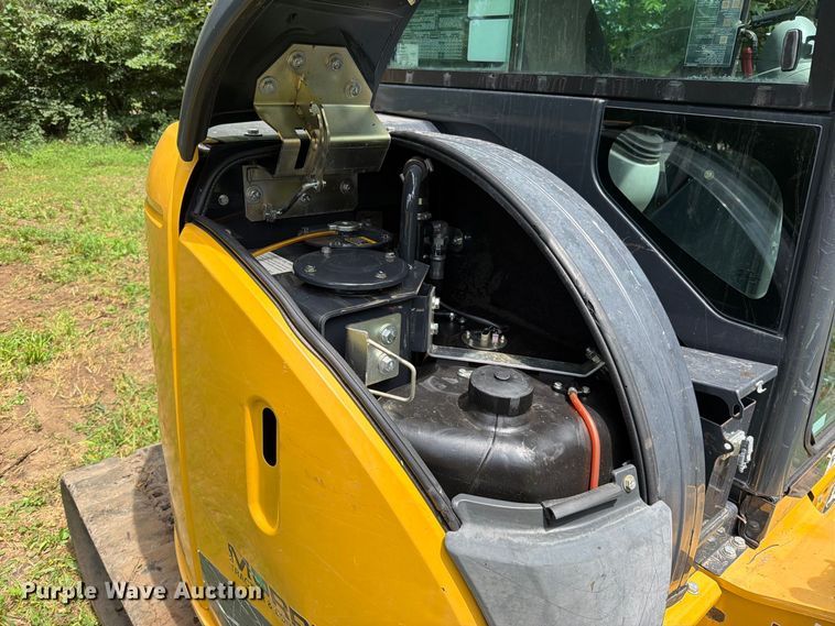 image for item EO8717 2018 John Deere 50G mini excavator