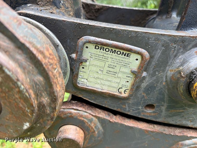 image for item EO8717 2018 John Deere 50G mini excavator