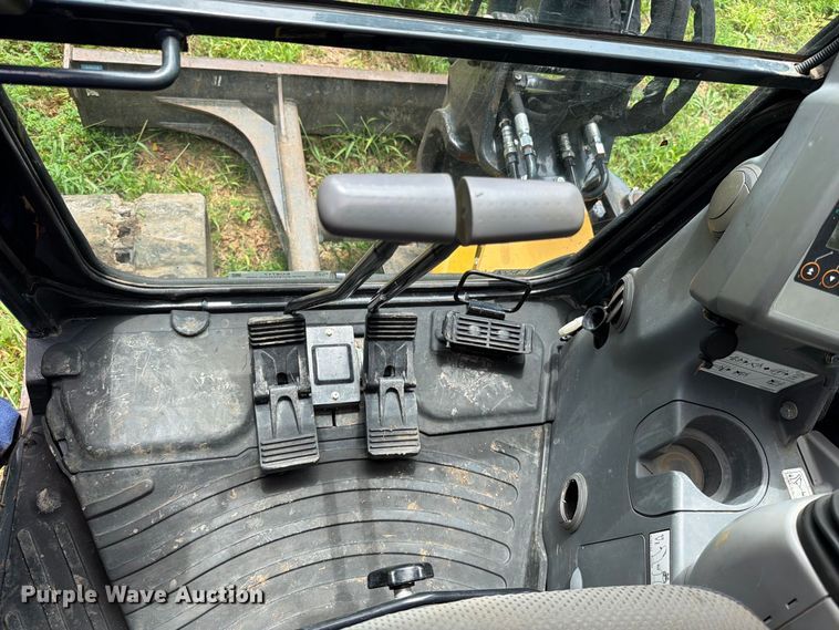 image for item EO8717 2018 John Deere 50G mini excavator
