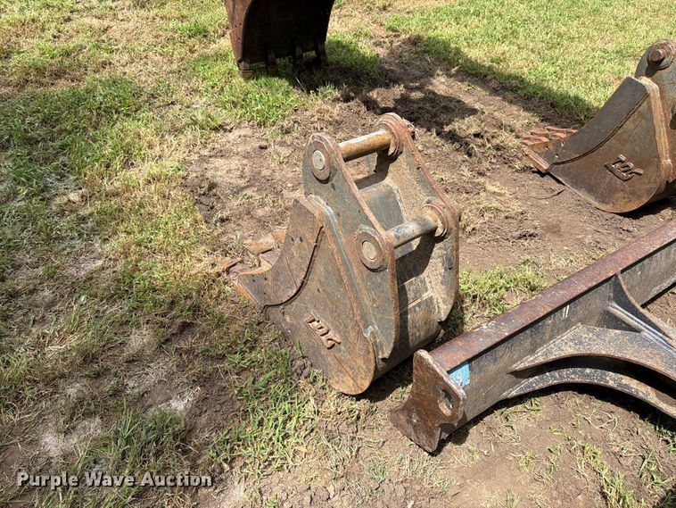 image for item EO8717 2018 John Deere 50G mini excavator