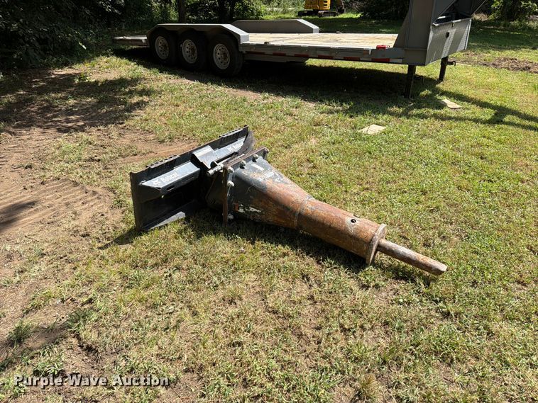image for item EO8719 2017 Bobcat HB1189 skid steer breaker