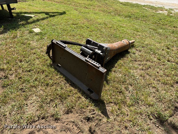 image for item EO8719 2017 Bobcat HB1189 skid steer breaker
