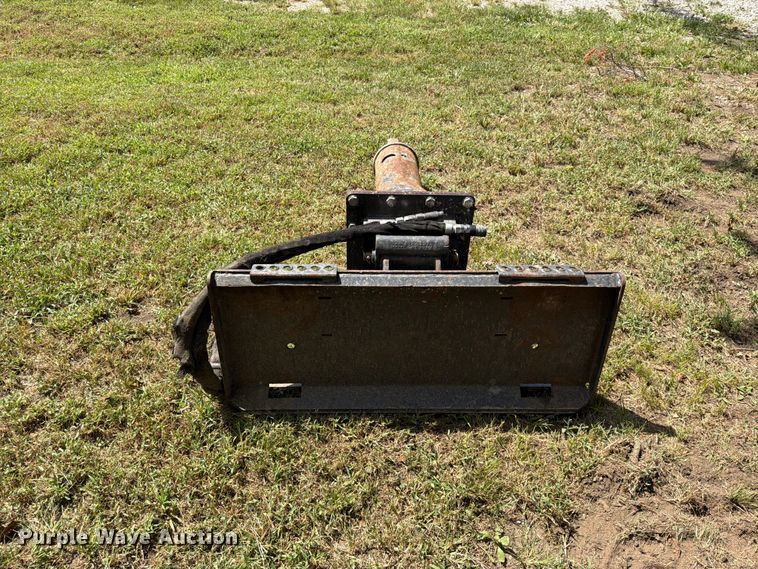 image for item EO8719 2017 Bobcat HB1189 skid steer breaker