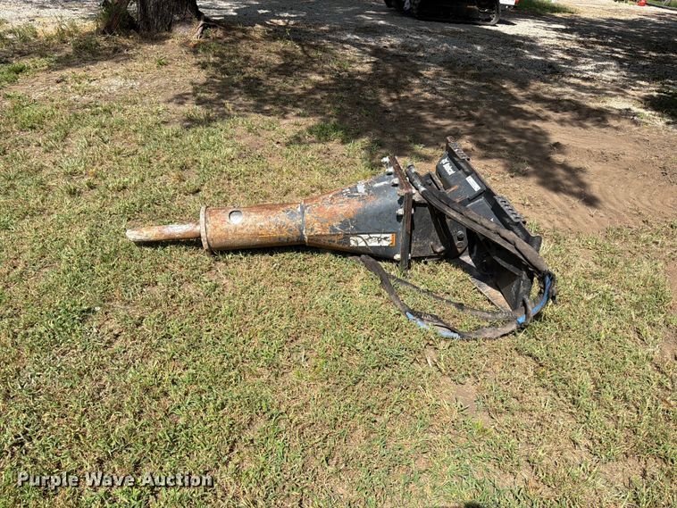 image for item EO8719 2017 Bobcat HB1189 skid steer breaker