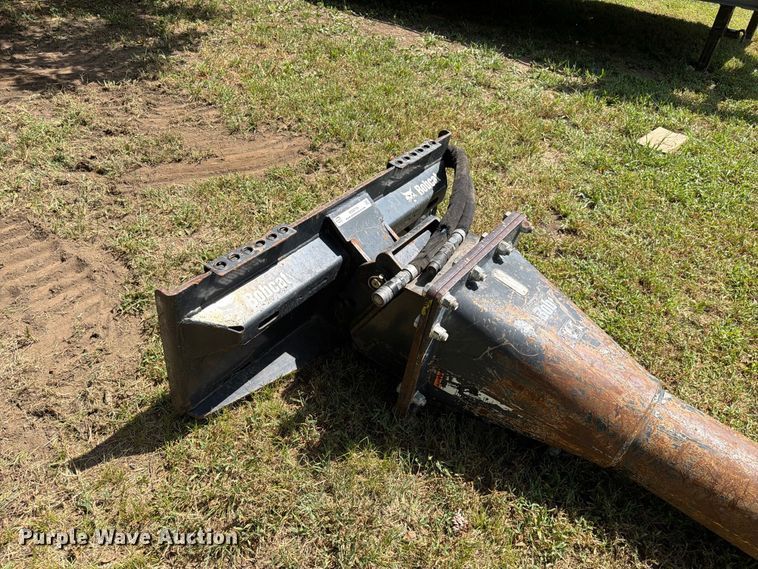 image for item EO8719 2017 Bobcat HB1189 skid steer breaker