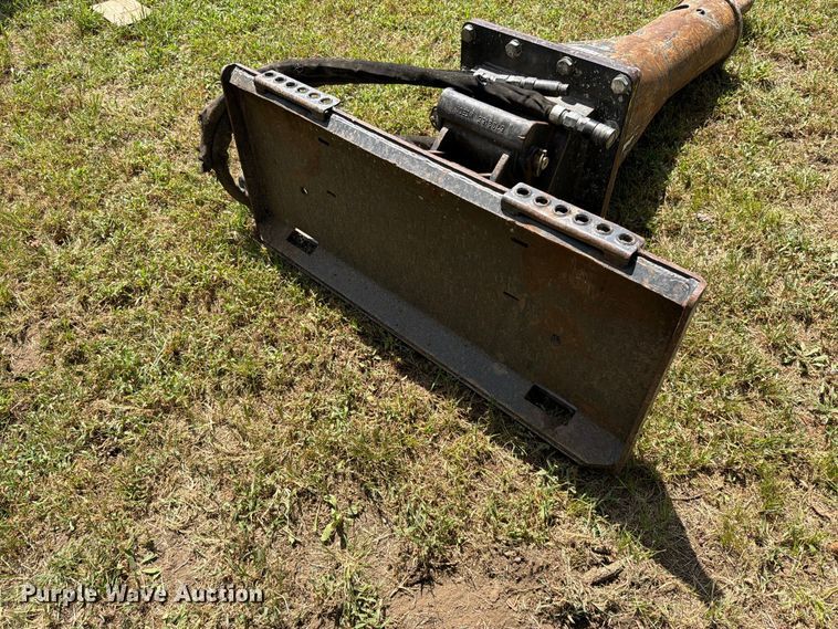 image for item EO8719 2017 Bobcat HB1189 skid steer breaker