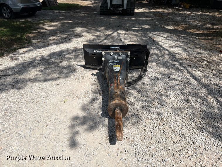 image for item EO8720 2021 Bobcat HB1180 skid steer breaker