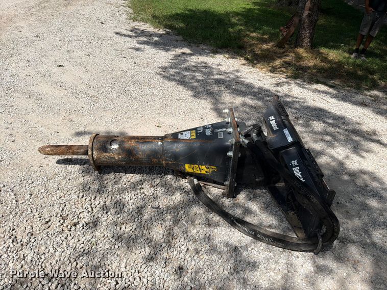 image for item EO8720 2021 Bobcat HB1180 skid steer breaker