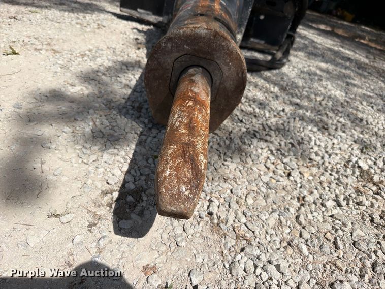 image for item EO8720 2021 Bobcat HB1180 skid steer breaker