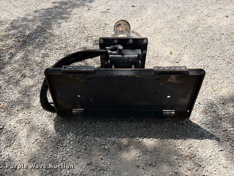 image for item EO8720 2021 Bobcat HB1180 skid steer breaker