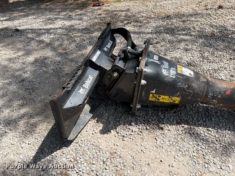 image for item EO8720 2021 Bobcat HB1180 skid steer breaker