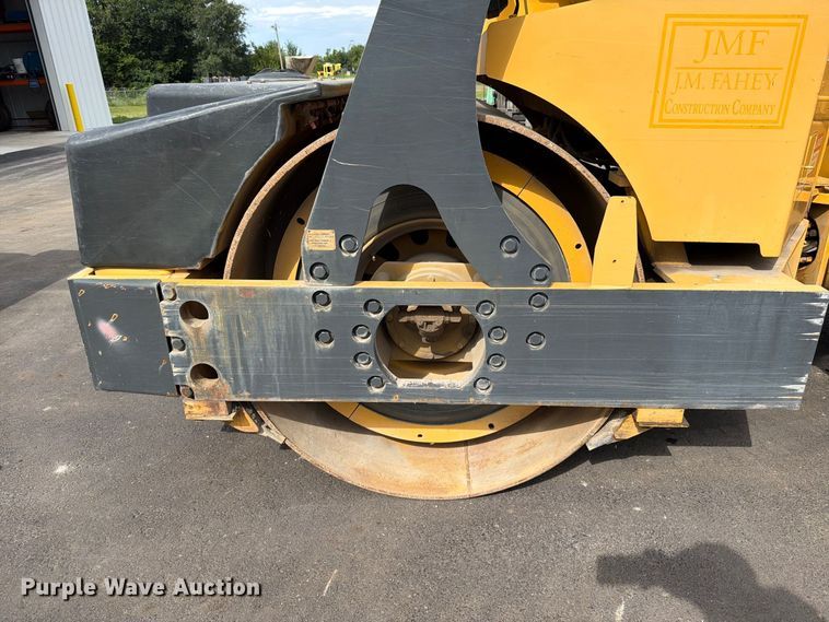 image for item EO8724 Hypac C 778 B double drum vibratory roller