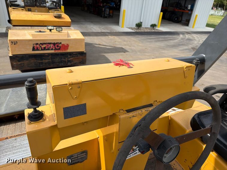 image for item EO8724 Hypac C 778 B double drum vibratory roller