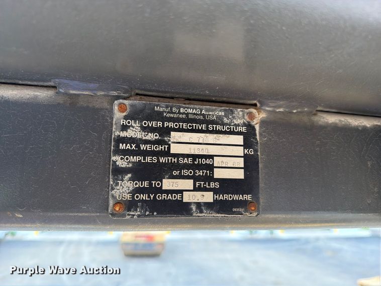 image for item EO8724 Hypac C 778 B double drum vibratory roller