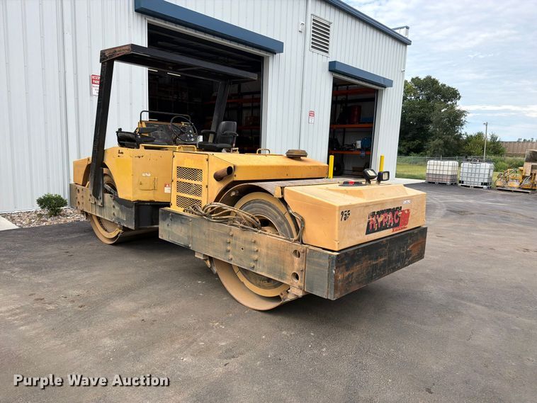 image for item EO8725 Hypac C766B double drum vibratory roller