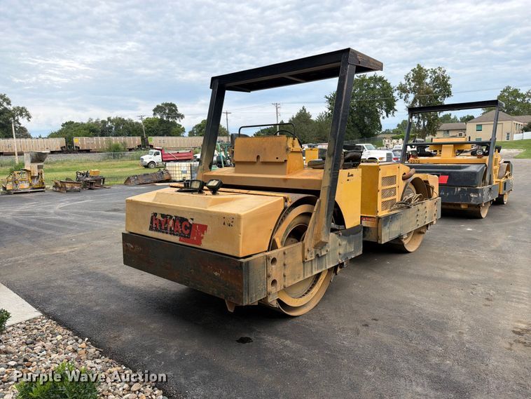 image for item EO8725 Hypac C766B double drum vibratory roller
