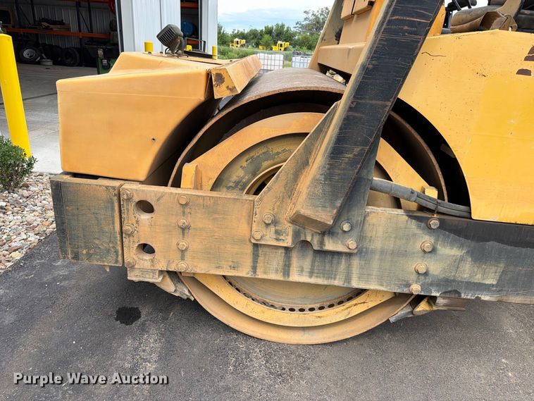 image for item EO8725 Hypac C766B double drum vibratory roller