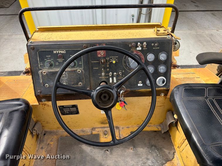 image for item EO8725 Hypac C766B double drum vibratory roller