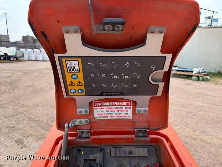 image for item ER1935 2019 Husqvarna LP9505 trench compactor
