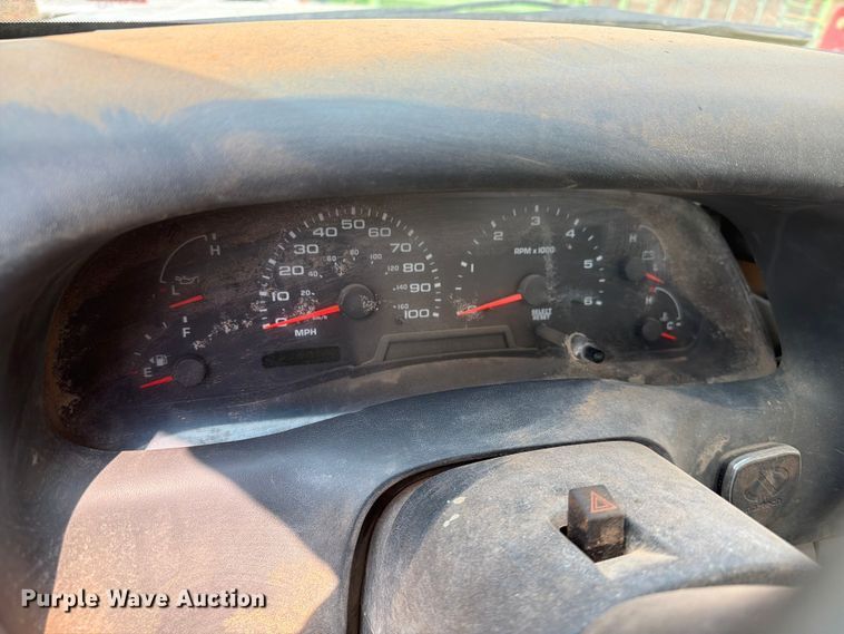 image for item ER1963 2003 Ford F450 Super Duty truck cab and chassis