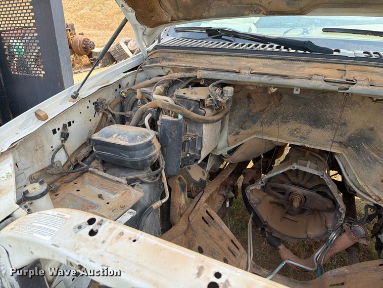 image for item ER1963 2003 Ford F450 Super Duty truck cab and chassis