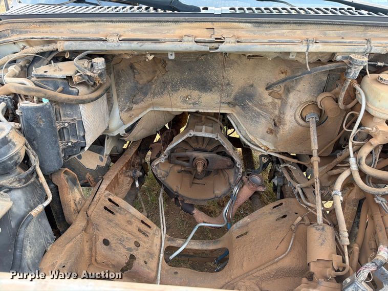 image for item ER1963 2003 Ford F450 Super Duty truck cab and chassis