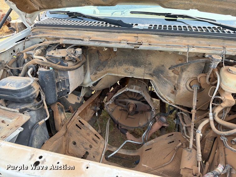image for item ER1963 2003 Ford F450 Super Duty truck cab and chassis