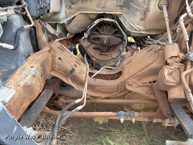 image for item ER1963 2003 Ford F450 Super Duty truck cab and chassis