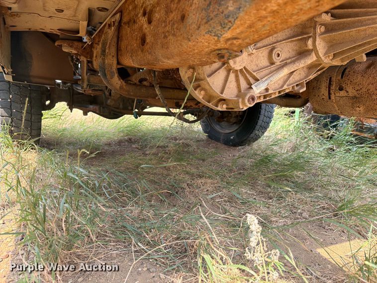 image for item ER1963 2003 Ford F450 Super Duty truck cab and chassis