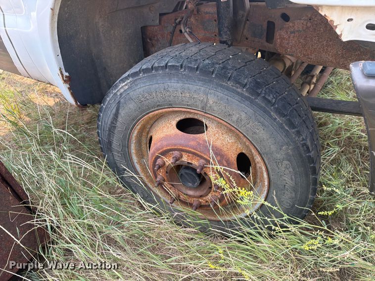 image for item ER1963 2003 Ford F450 Super Duty truck cab and chassis