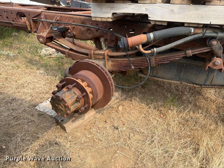 image for item ER1963 2003 Ford F450 Super Duty truck cab and chassis