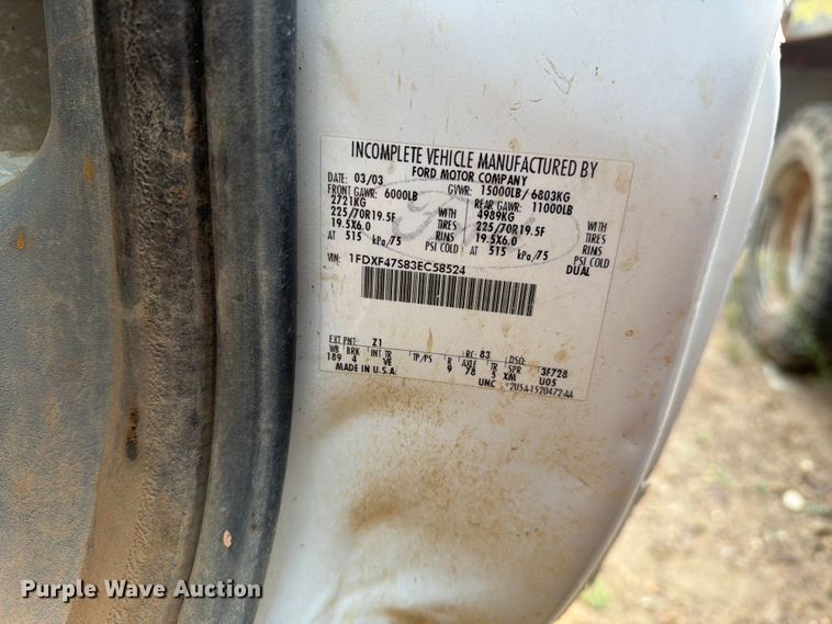 image for item ER1963 2003 Ford F450 Super Duty truck cab and chassis