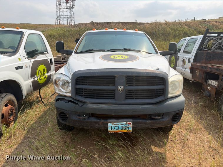 image for item ER1964 2009 Dodge Ram 3500 flatbed pickup truck