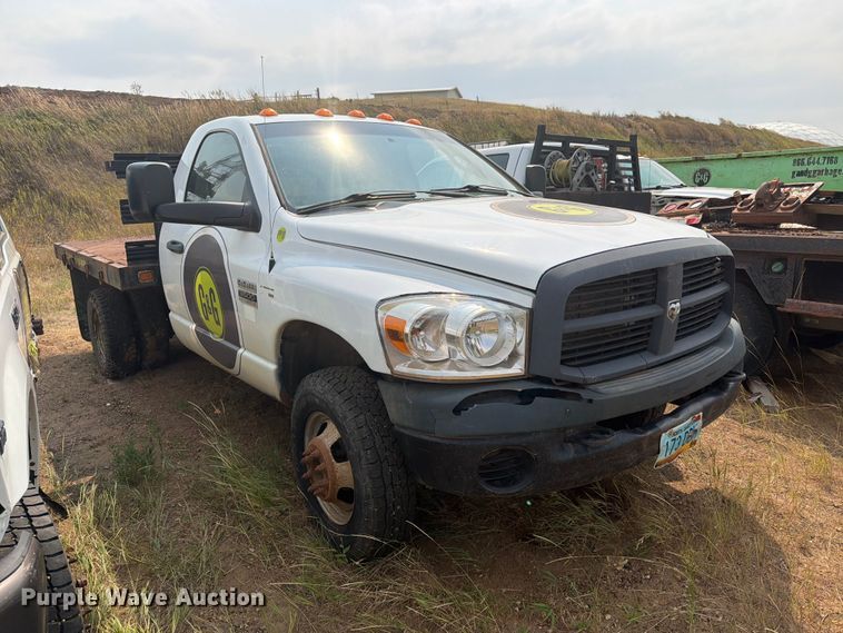 image for item ER1964 2009 Dodge Ram 3500 flatbed pickup truck